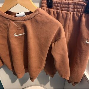 Nike Kids tan Sweatshirt and Joggers Set